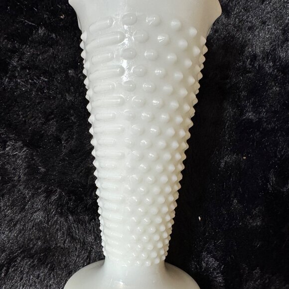 Vintage 9" White Hobnail Milk Glass Vase With Scalloped Edge - Picture 3 of 7